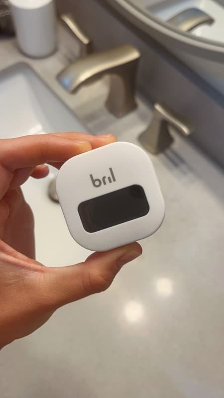 Bril Review: The UV Sanitizer That Cleans Your Toothbrush