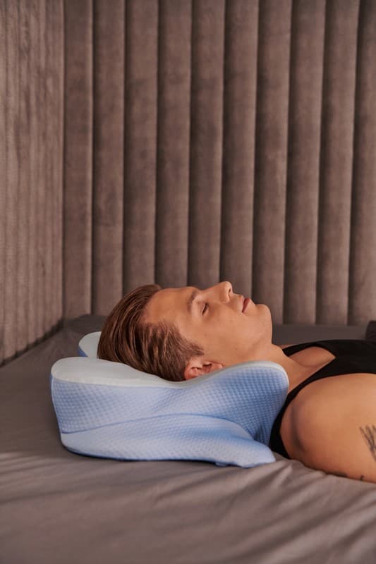 Derila Review: The Contour Pillow That Fixes Morning Neck Pain