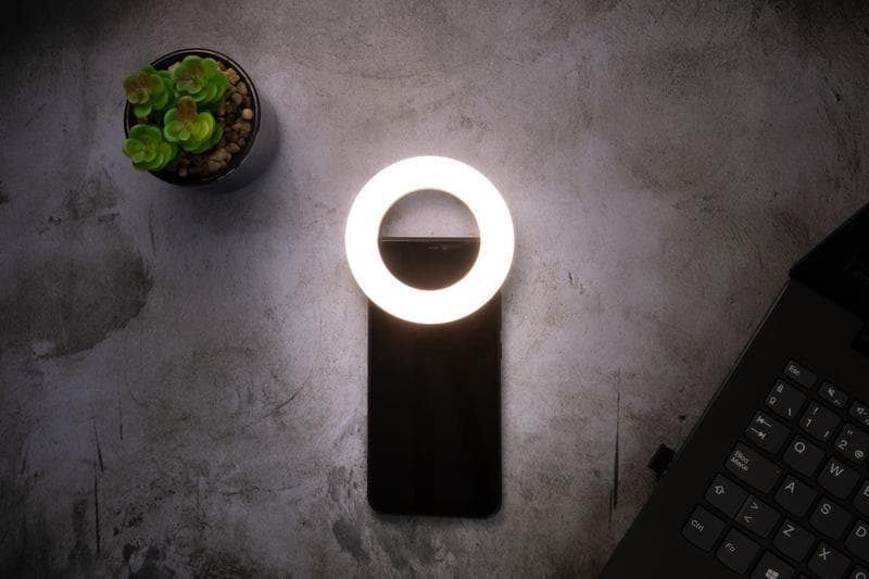 OlumiRing Clip-On LED Ring Light