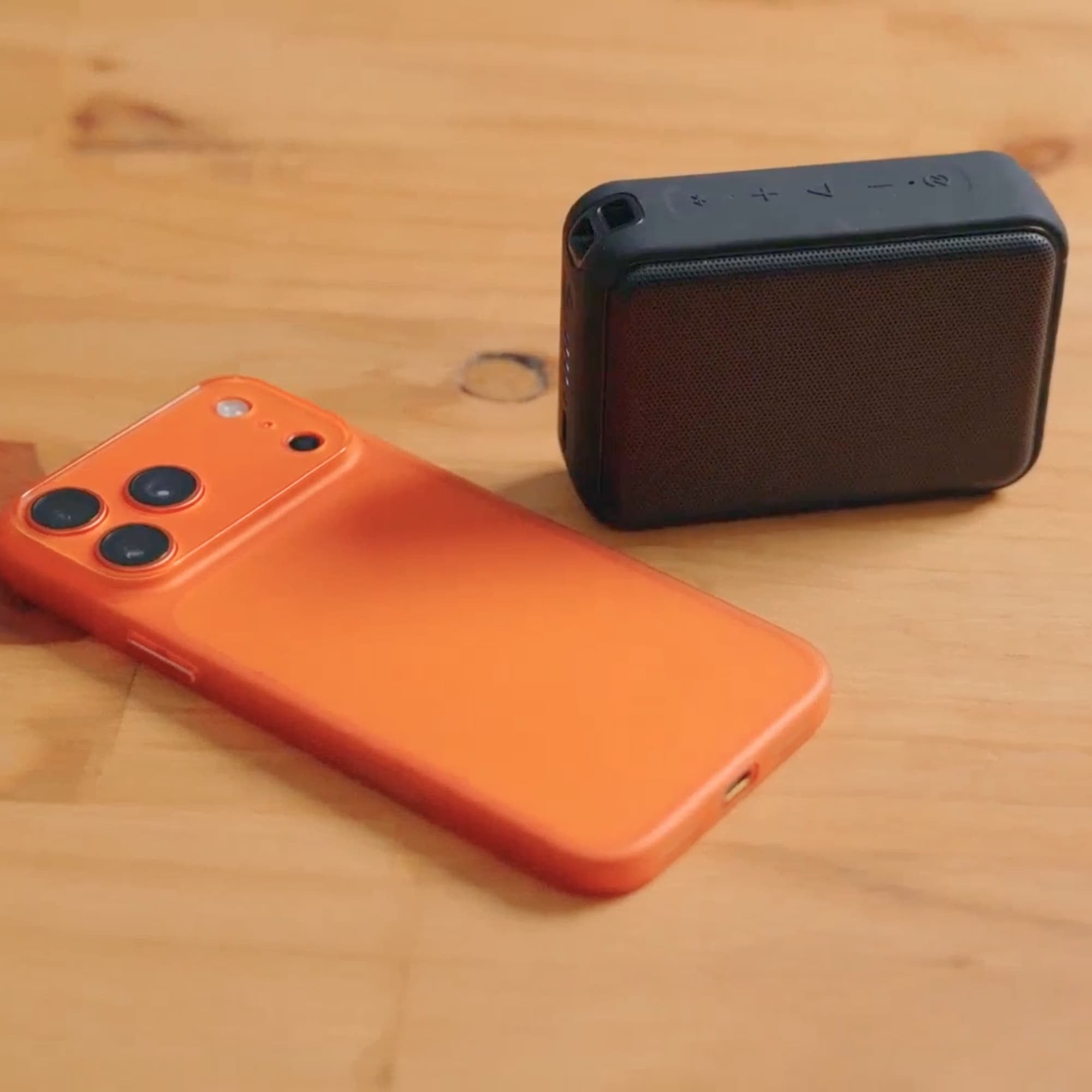 AquaVault SoundCharge Review: Is the Speaker + MagSafe Power Bank Worth It?