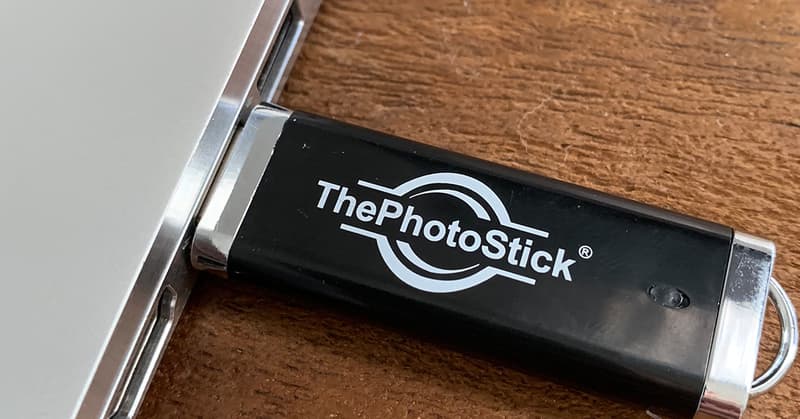 ThePhotoStick One-Click Photo Backup
