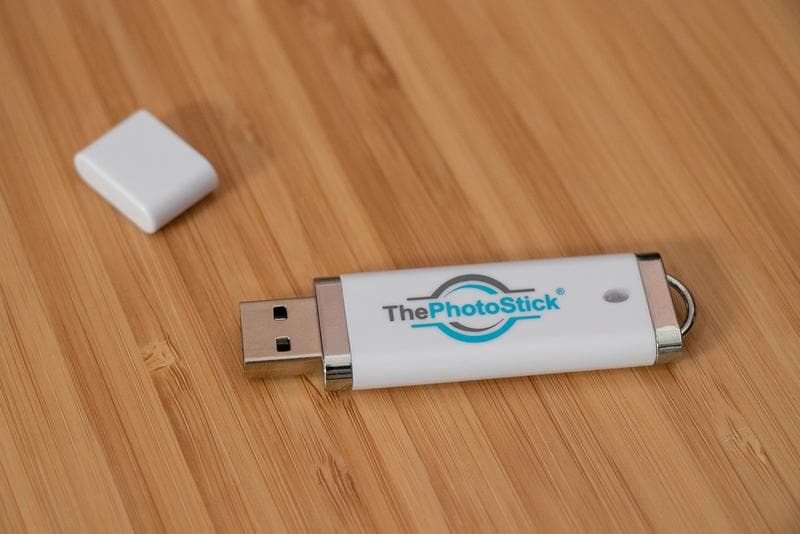 ThePhotoStick Review: One-Click Backup for Every Photo